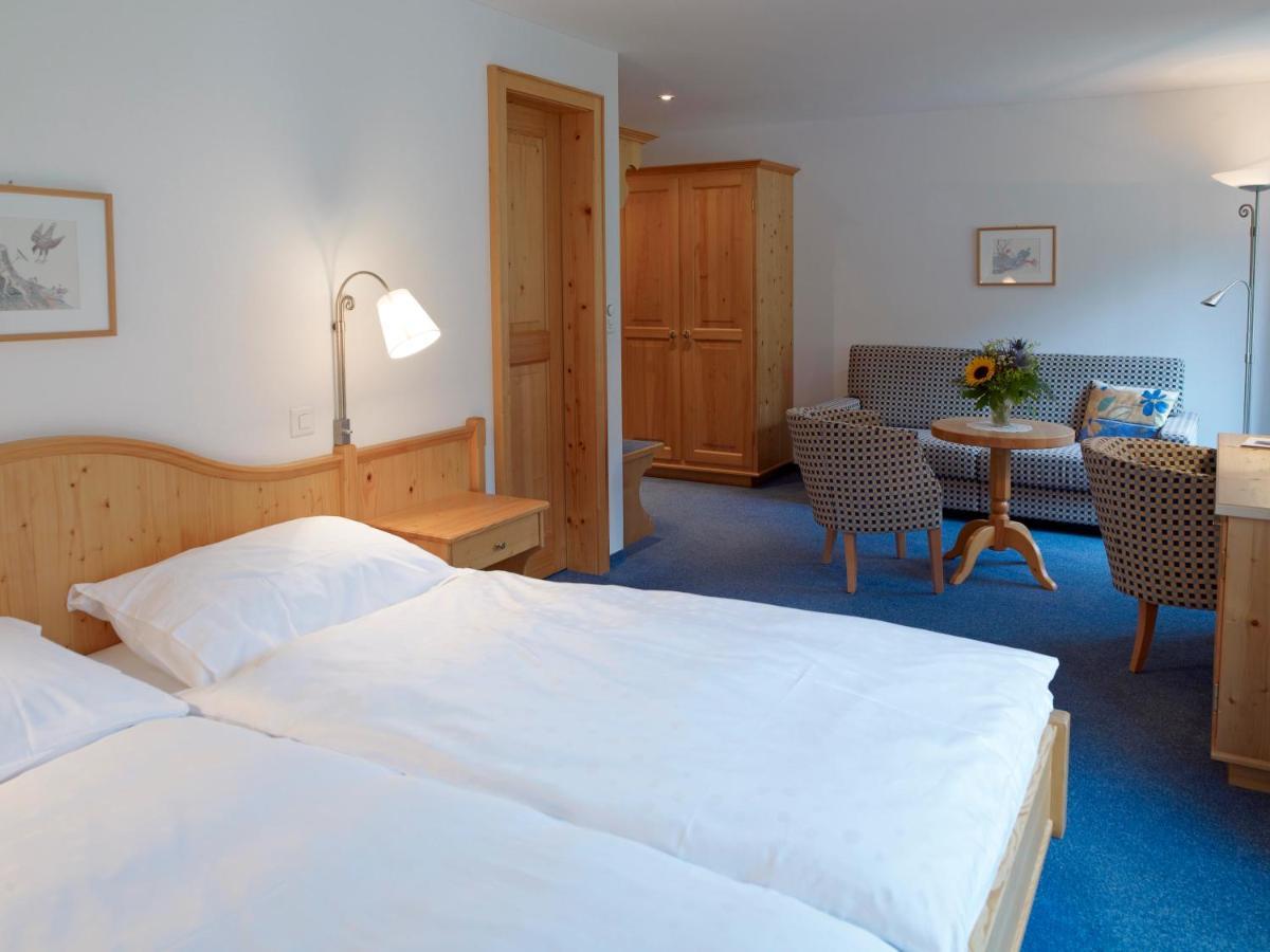 Hotel Alpina พาร์พาน ภายนอก รูปภาพ