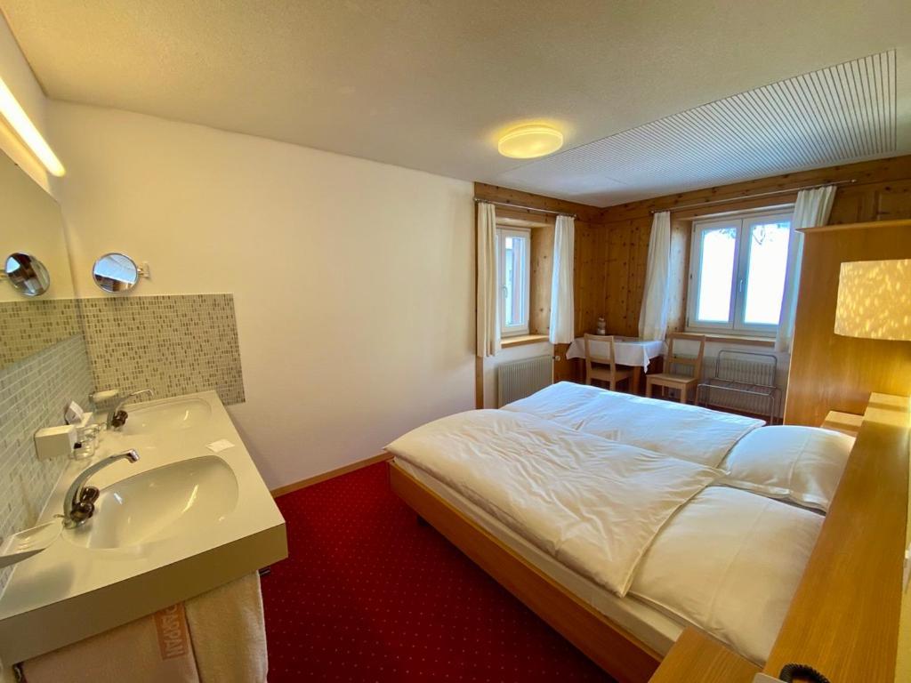 Hotel Alpina พาร์พาน ภายนอก รูปภาพ