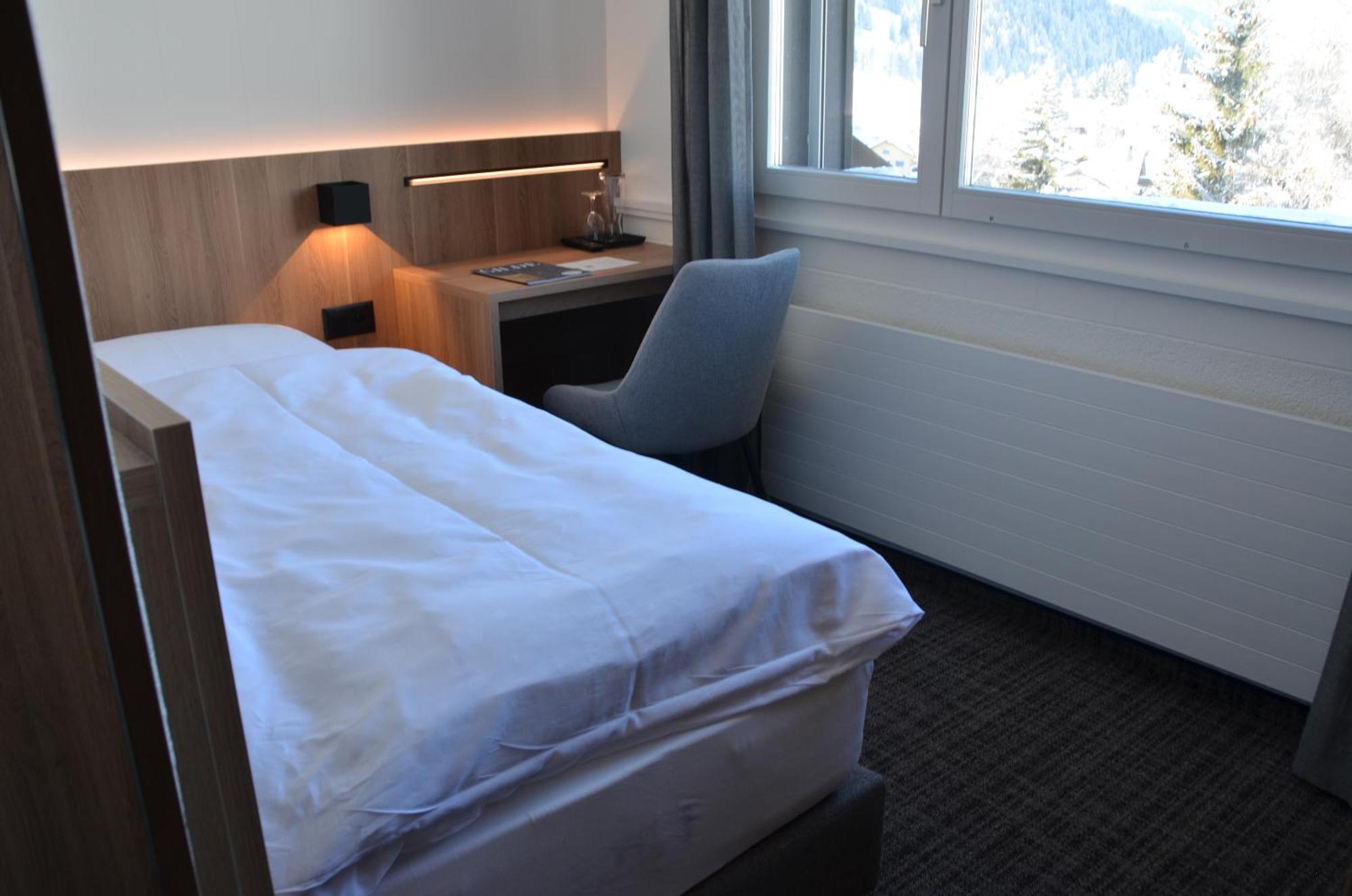 Hotel Alpina พาร์พาน ภายนอก รูปภาพ