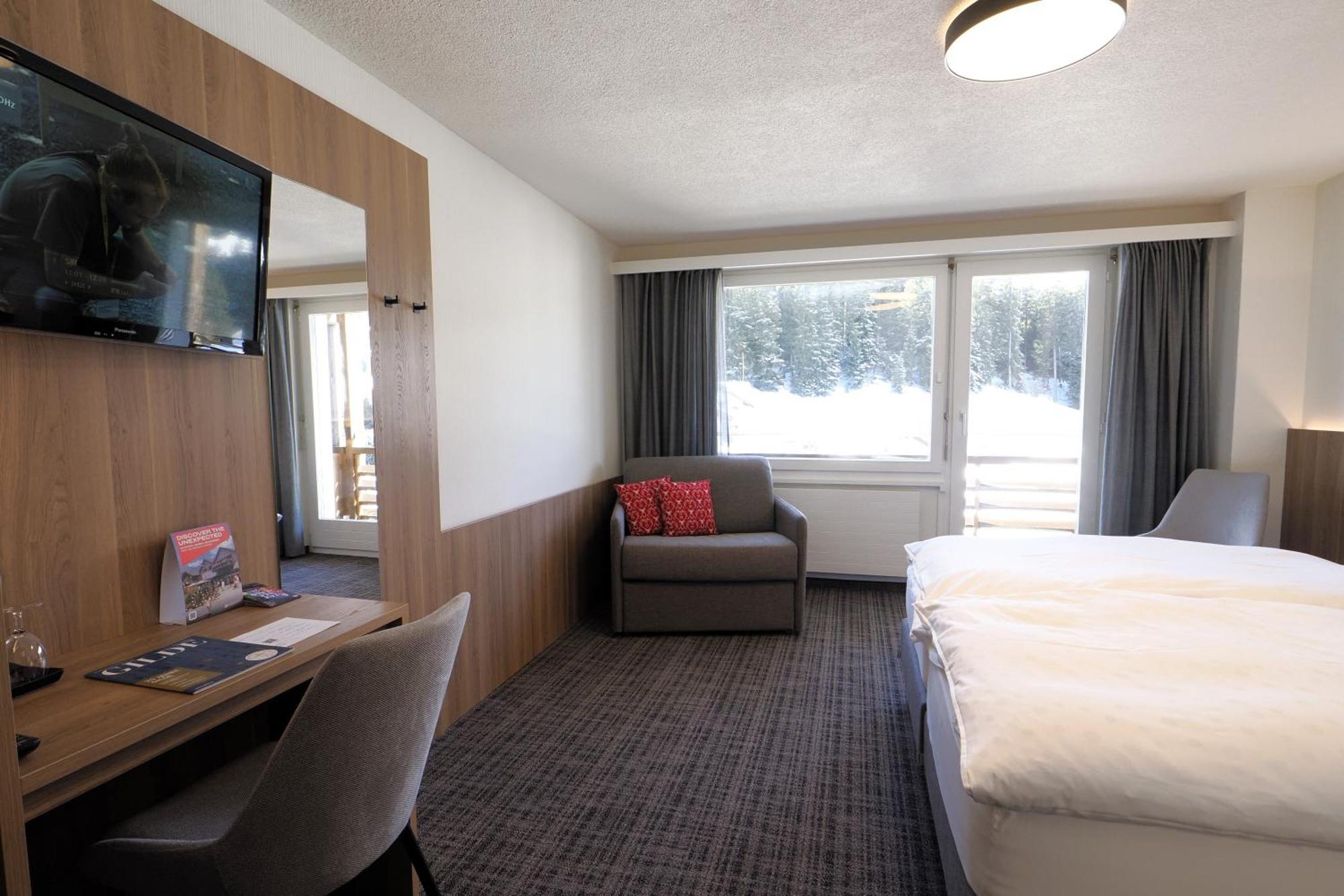 Hotel Alpina พาร์พาน ภายนอก รูปภาพ