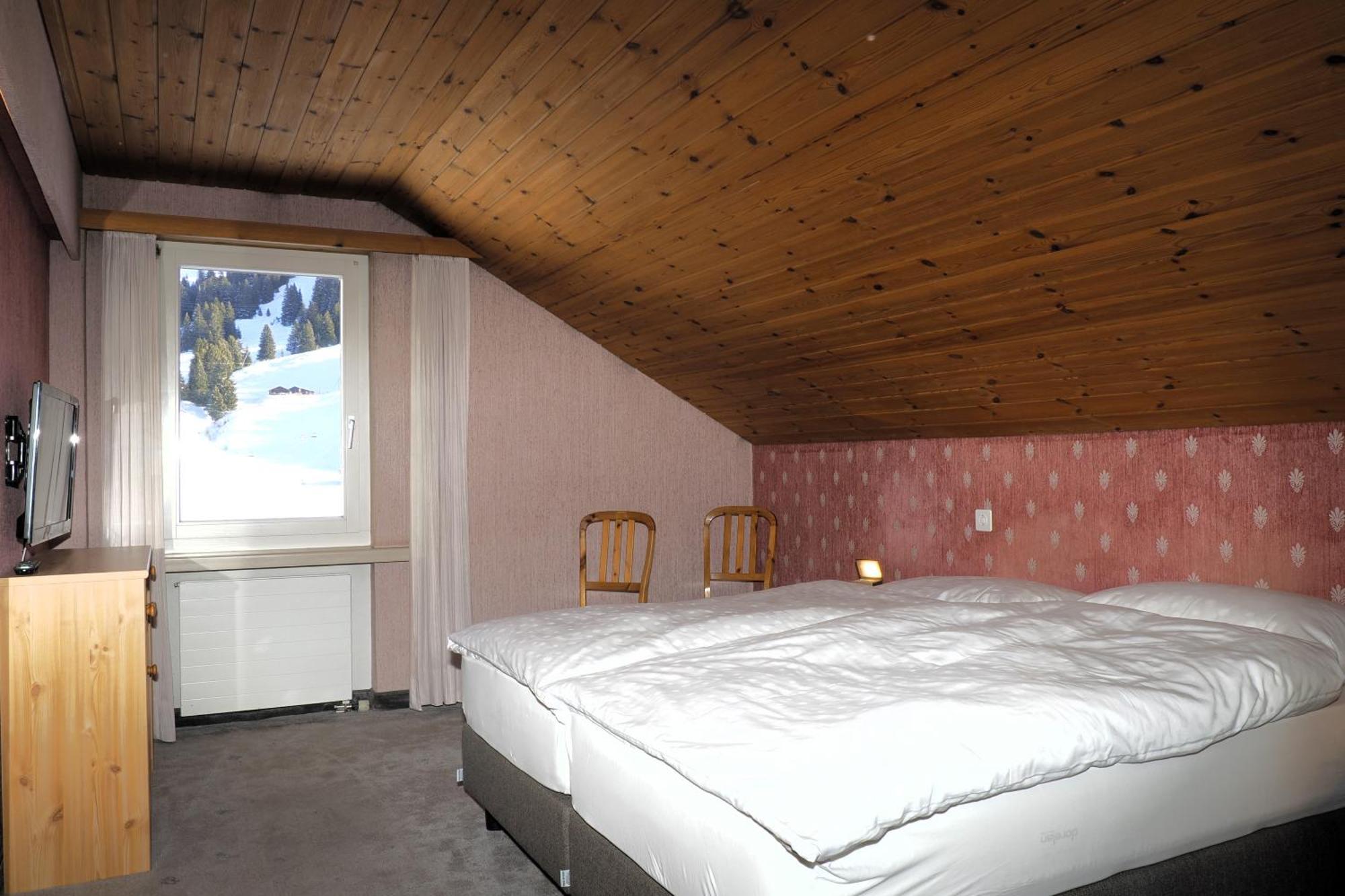 Hotel Alpina พาร์พาน ภายนอก รูปภาพ