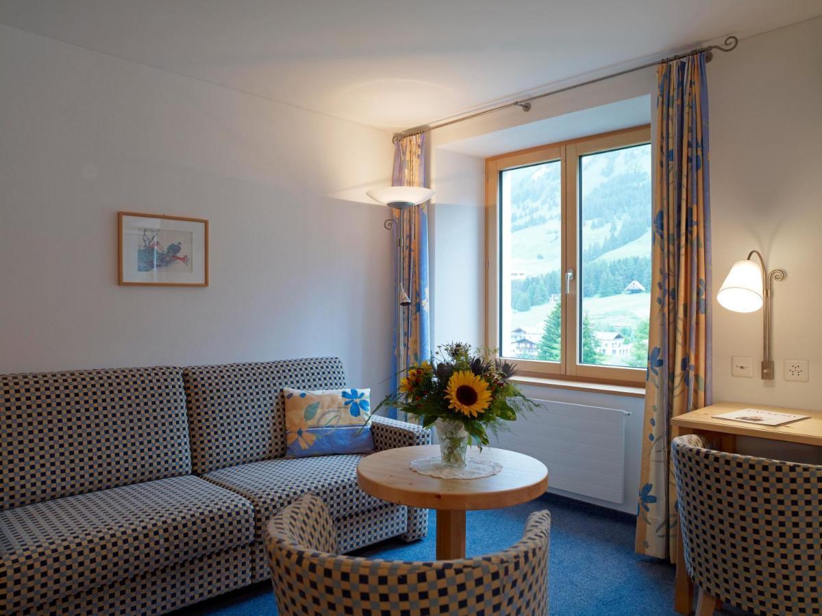 Hotel Alpina พาร์พาน ภายนอก รูปภาพ